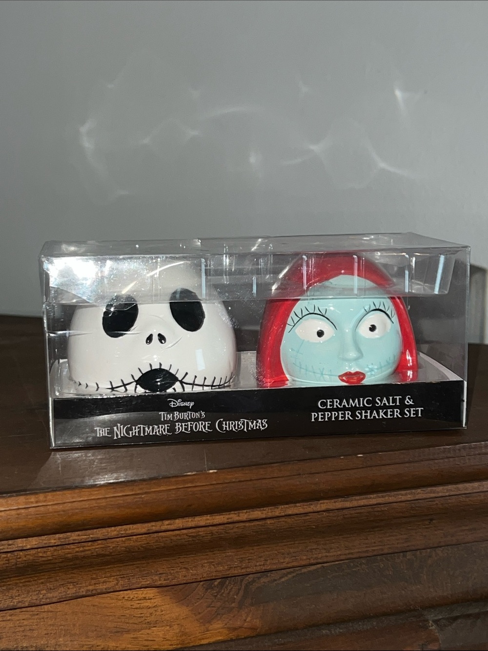 Jack and Sally Salt and Pepper Shaker Set - BNIB - Nightmare Before Christmas